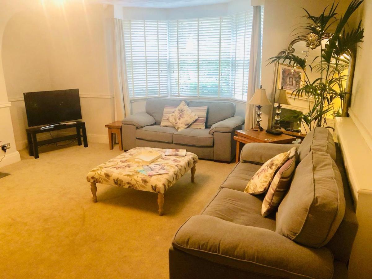 Ilkley Central One Apartment Bagian luar foto