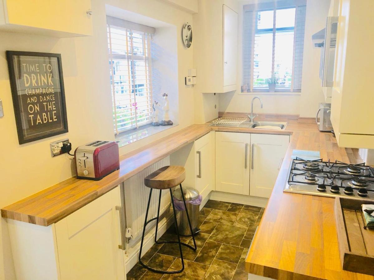 Ilkley Central One Apartment Bagian luar foto